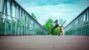 世体：巴萨有意在今夏求购卢克曼，他们打算开出3000万欧报价